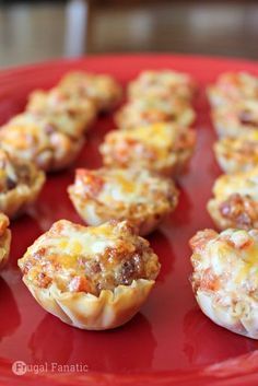 Cheesy Bacon Rotel Cups, Appetizers With Pizza, Rotel Cups, Jalapeno Recipes Appetizers, Phyllo Cup Appetizers, Party Planning Checklist Printable, Friendsgiving Recipes Appetizers, Cheesy Appetizers, Pilsbury Recipes