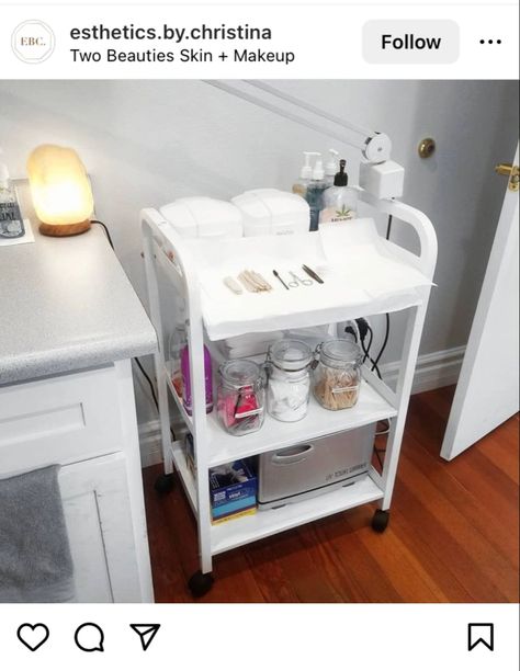 Wax Cart Setup, Waxing Cart Set Up, Waxing Room, Spa Lounge, Esthetician Room, Beauty Therapist, Organize Drawers, White Wax, Fashion Runway