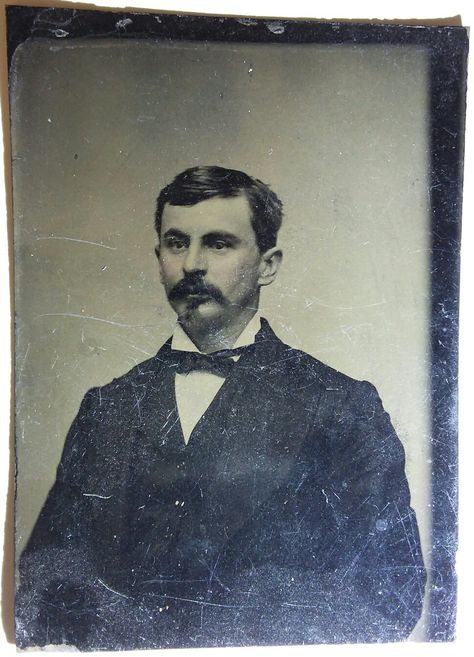 Virgil Walter Earp --- appearing here on a 1/6 plate tintype. Bat Masterson, Virgil Earp, West America, American Pioneers, Old West Photos, Tombstone Arizona, Western Hero, Wyatt Earp, Doc Holliday