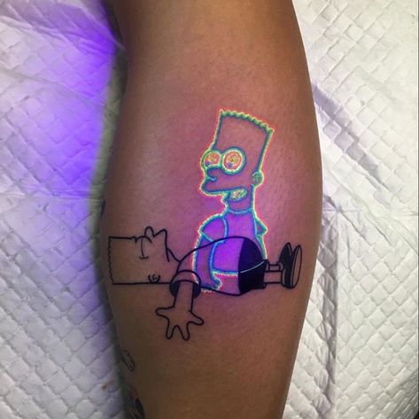 20+ Incredible UV Tattoo Designs To Glow In The Dark Uv Ink Tattoos, Uv Tattoos, Stile Pin Up, Glow Tattoo, Black Light Tattoo, Tatoo 3d, Colored Tattoo, Simpsons Tattoo, Neon Tattoo