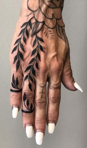 Leaf Tattoo Ideas, Cool Finger Tattoos, Leaf Tattoo, Knuckle Tattoos, Hand And Finger Tattoos, Pretty Hand Tattoos, Finger Tattoo Designs, Vine Tattoos, Hand Tattoos For Women