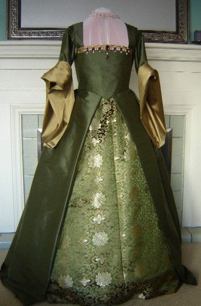 French Renaissance Dresses | CUSTOM Renaissance Tudor French Gown Dress by welldressedlady, $450.00 Ann Boleyn, Tudor Gown, Tudor Dress, Tudor Fashion, Tudor Costumes, Fest Outfits, Period Dress, Henry Viii, Anne Boleyn