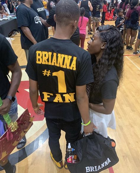 Girlfriend Basketball Shirts Ideas, Basketball Girlfriend Shirts Ideas, Basketball Girlfriend Outfits, Basketball Gf Shirts, Custom Football Shirts Girlfriend, Football Gf, Gf Outfits, Basketball Wife, Football Girlfriend Shirts