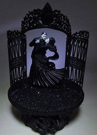 Halloween Wedding Cake Toppers | Wedding Fairytale Dreams Lighted Frankenstein Wedding Cake Topper Frankenstein Wedding, Frankenstein Cake, Halloween Wedding Cake, Morticia And Gomez, Gothic Wedding Cake, Gothic Cake, Halloween Wedding Cakes, Cake Toppers Wedding, Wedding Fairytale