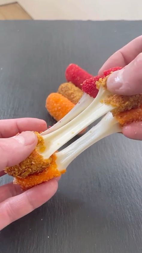 Hot Cheetos Mozzarella Sticks, Hot Cheetos, Mozzarella Sticks, Easy Baking Recipes Desserts, Tasty Baking, Food Recepie, Fun Baking Recipes, Food Videos Desserts, Cooking Recipes Desserts