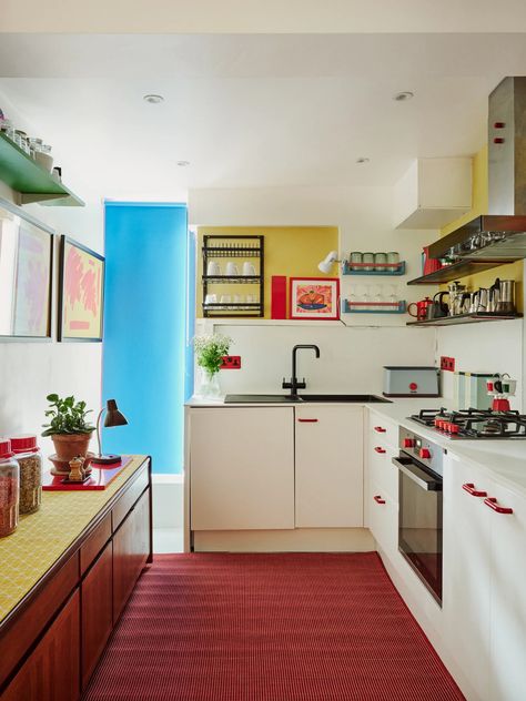 A once dingy maisonette brought to life with a fearless approach to colour and creativity | House & Garden Claudia Rankin, Stylish Kitchen Ideas, Breuer Cesca Chair, Ikea Sofa Bed, Henley Homes, Sweet Interior, Kitchen Bohemian, Red Cabinets, Green Armchair