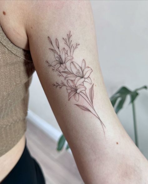 Lily #tattooideas #floraltattoo #botanicaltattoo #finelinetattoo #realismtattoo #pepaxcartridges #allegoryink #lilytattoo Peruvian Lilies Tattoo, Peruvian Lily Tattoo, Lily Bouquet Tattoo, Fine Line Lily, Lilies Tattoo, Lily Flower Tattoo, Lily Flower Tattoos, Peruvian Lilies, Bouquet Tattoo