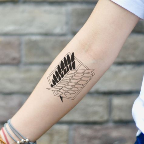 Wings Of Freedom Tattoo, Small Anime Tattoos Ideas, Anime Tattoo Ideas Manga, Attack On Titan Tattoo Ideas, Tattoo Ideas Anime, Anime Tattoos Ideas, Anime Tattoo Designs, Anime Tattoo Ideas, Armband Tattoos For Men