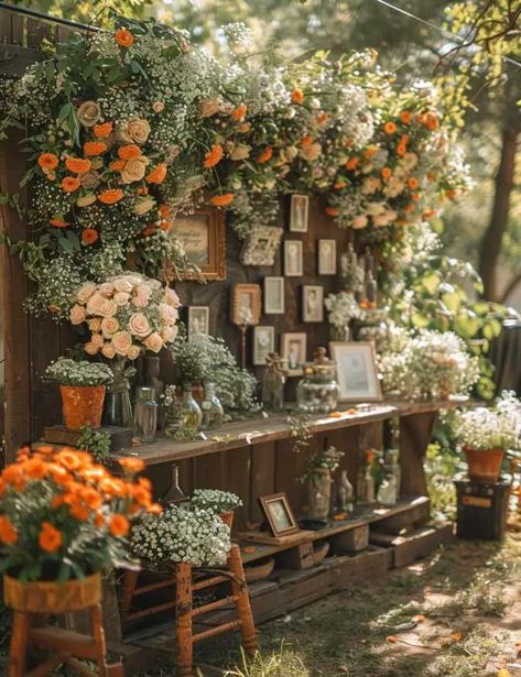 Small Backyard Country Wedding, Rustic Sheek Wedding Decor, April Outdoor Wedding, Wedding Outdoor Fireplace, Boho Fall Backyard Wedding, Backyard Home Wedding, Earthy Backyard Wedding, Diy Wedding Pallet Ideas, Garden Party Wedding Tent