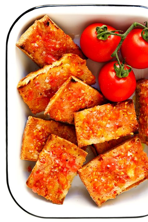 Tomato Bread Recipe, Catalan Recipes, Tomato Bread, Spanish Recipes, Tapas Recipes, Gimme Some Oven, Spanish Tapas, Spanish Dishes, Spanish Food