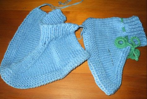 No your not seeing double, I have posted this post before but decided to repost it. Just for those knitters looking for a wee project while ... Knitted Bedsocks, Nursing Home Ideas, Knitting Slippers, Knit Slippers Free Pattern, Garter Stitch Knitting, Slippers Free Pattern, Spool Knitting, Knit Slippers, Knitted Slippers Pattern