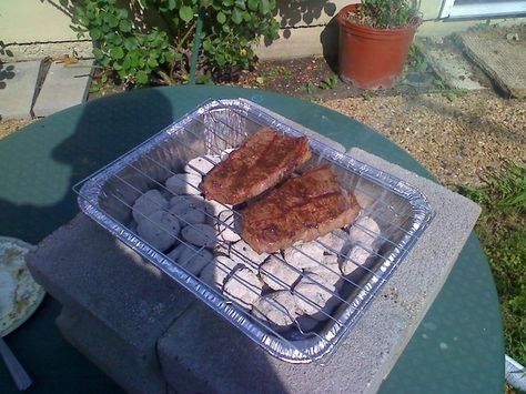 Turn cooling racks and lasagna pans into juicy steaks. | 31 Cheap And Brilliant Dollar Store Hacks Camping Ideas For Couples, Grill Diy, Portable Grills, Small Grill, Diy Grill, Camping Diy, Lasagna Pan, Camping Hacks Diy, Portable Grill