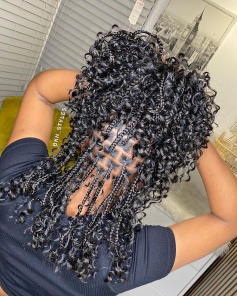 Long Boho Bob Braids, Knotless Boho Bob Box Braids, Short Bob Braids With Curls, Goddess Braid Bob, Bob Goddess Knotless Braids, Trending Hairstyles For Ladies 2024, Braided Bob With Curls, Boho Bob Knotless Braids Hairstyles, Short Bob Hairstyles Braids