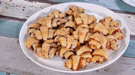 Rugelach Two Ways: Chocolate and Apricot | CBC Life Chocolate Rugelach Recipe, Canadian Baking, Chocolate Rugelach, Rugelach Cookies, Cookie Basket, Cookie Baskets, Cookie Time, Apricot Jam, Jewish Recipes