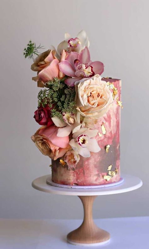 Be inspired by these pretty wedding cakes! We are having a major swoonnsesh over these gorgeous wedding cakes. These latest wedding cakes are the... Wedding Cake Marble, Artist Cake, Cake With Flowers, Pretty Wedding Cakes, Beautiful Cake Designs, Elegant Birthday Cakes, Wedding Cake Recipe, Amazing Wedding Cakes, Beautiful Birthday Cakes