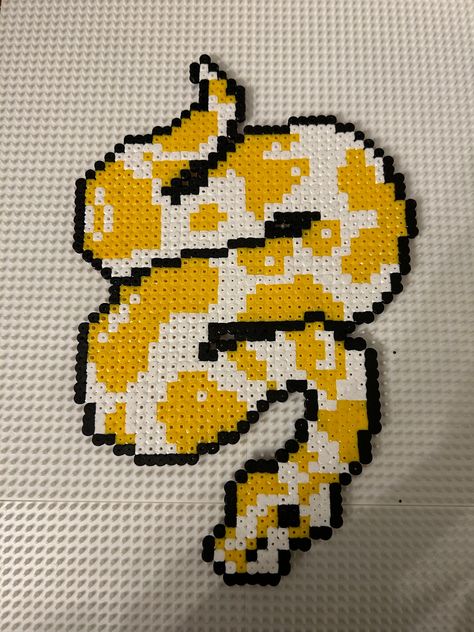 Handmade pixel snake, customisable for any colours on last slide Perler Beads Ideas Cat, Perler Bead Snake, Snail Perler Beads, Snake Perler Bead Patterns, Peeler Bead Ideas Small Easy, Pixel Beads Ideas, Perler Bead Patterns Big, Perler Beads Animals, Snake Pixel Art