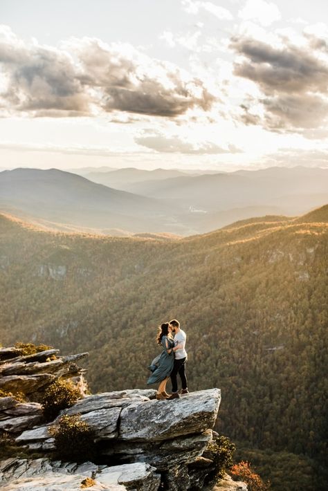 Engagement Session at Linville Gorge, NC | Stew and Krause | https://wanderingweddings.com/blog/engagement-session-linville-gorge-nc-stew-krause/ Blue Ridge Mountain Wedding, Mountain Engagement Shoot, Mountain Photoshoot, Mountain Wedding Photos, Blue Ridge Mountain, Engagement Photography Poses, Mountain Engagement Session, Mountain Engagement Photos, Romantic Engagement Photos