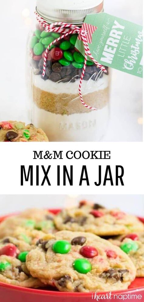 Mason Jar Cookie Mix Recipe, Cookie Mix In A Jar Recipe, Holiday Baking Recipes Christmas, Mason Jar Gifts Recipes, Mason Jar Cookie Recipes, Cookie Mix Jar, Cookie Mix In A Jar, Mason Jar Cookies Mix, Cookie Jar Gifts