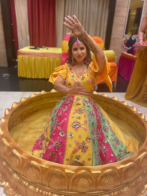 Fiber Lotus Urli for Haldi ceremony, Haldi bath with water or flowers Haldi Tub Decoration, Urli For Haldi, Haldi Sarees, Mangal Snanam, Urli Decoration Ideas, Wedding Decor Items, Haldi Look For Bride, Decoration Ideas Wedding, Half Saree Function