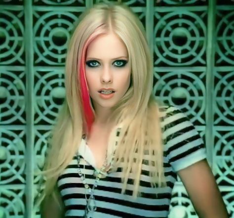 2007 Hot M/V The Best Damn Thing Era | 2000s fashion The Best Damn Thing Avril Lavigne, 2000s Avril Lavigne, 2000s Icons, The Best Damn Thing, Digimon Frontier, Skater Boy, Avril Lavigne, 2000s Fashion, Digimon