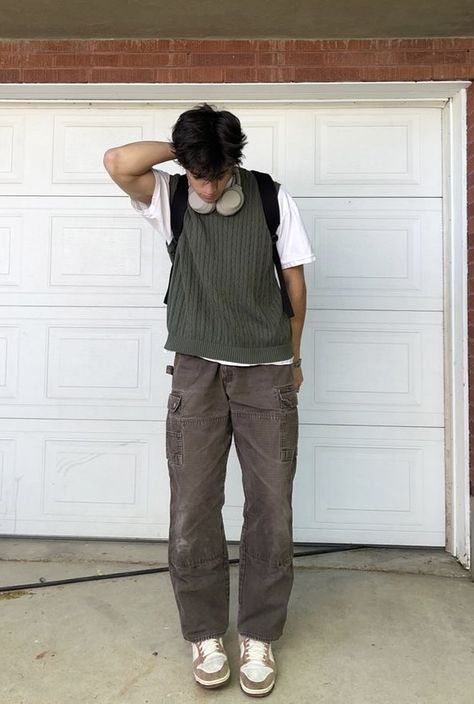 Carhartt Brown Pants Outfit, Men’s Earth Tone Outfit, Men Earthy Outfit, Earthy Guy Aesthetic, Earthy Guy Outfits, Men’s Summer Vintage Outfits, Nerdy Boy Outfits, Earthy Mens Fashion, Earth Tone Outfits Men Casual