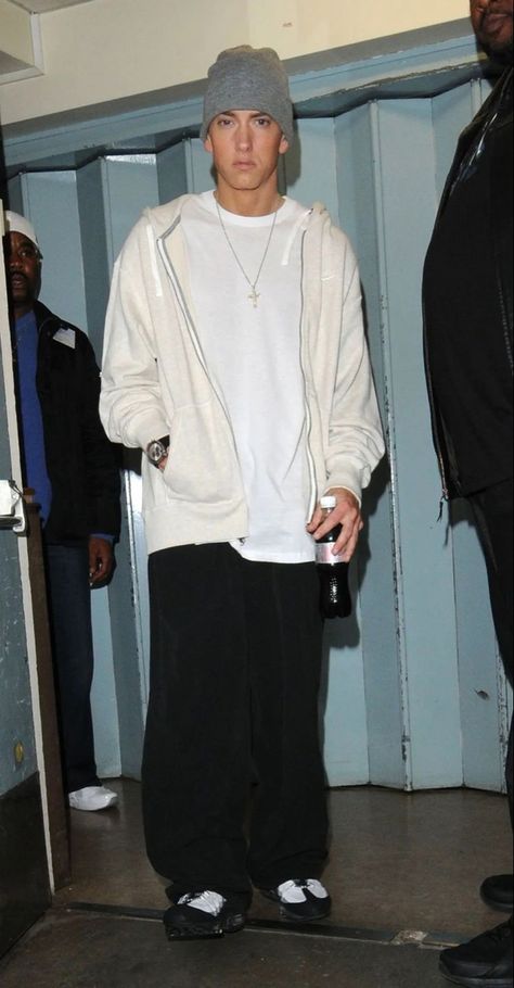 Eminem Outfits, Outfits 2000s Style, Eminem Style, 1990 Style, Looks Hip Hop, 2000s Outfit, Eminem Slim Shady, Outfits 2000s, Rapper Outfits