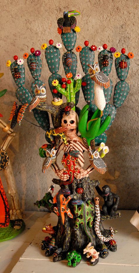 Skeleton Woman Nopal Mexico  A nopal cactus grows from a skeletal woman in this majestic ceramic work by Concepcion Aguilar of Ocotlan de Morelos, Oaxaca Mexico (Photo by Karen Elwell) Owl Skeleton, Skeleton Woman, Mexico Day Of The Dead, Day Of The Dead Art, Mexican Holiday, Mexican Ceramics, Mexican Crafts, Mexico Art, Aztec Art