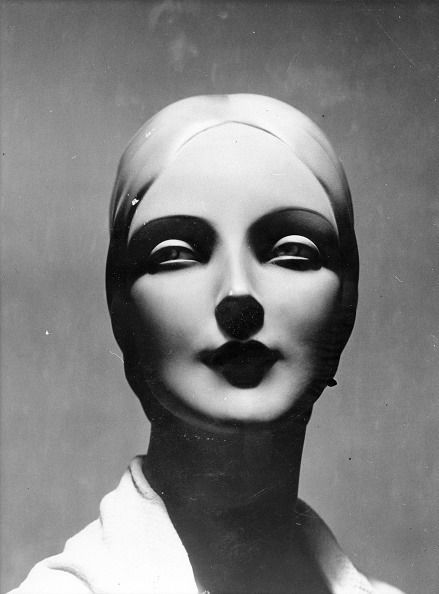 Black And White Face, Perfect Figure, Arte Inspo, Creepy Art, Art Studies, Art Reference Photos, Vintage Photography, Comme Des Garcons, Drawing Inspiration