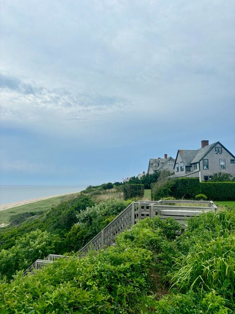 summer nantucket july resort nantucket pool beach aesthetic East Coast Grandma Aesthetic, Nantucket Summer Aesthetic, 2025 Checklist, Nantucket Garden, Nantucket Beach House, Nantucket Aesthetic, Cod Aesthetic, Cape Cod Aesthetic, Nantucket House