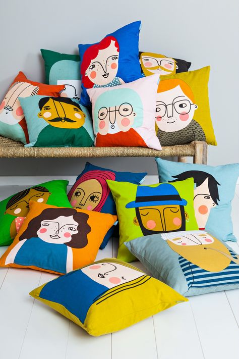 Punch Needle Embroidery, Diy Pillows, Interior Trend, Cushion Design, Colorful Pillows, Fabric Painting, Fabric Crafts, Cushion Covers, Custom Pillows