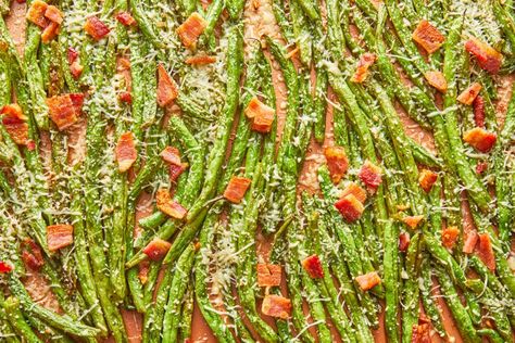 Garlic Parmesan Green Beans Side Dishes For Lasagna, Green Beans Parmesan, Garlic Parmesan Green Beans, Parmesan Green Bean Recipes, Bacon Green Beans, Easy Green Bean Recipes, Garlicky Green Beans, Delicious Green Beans, Baked Green Beans