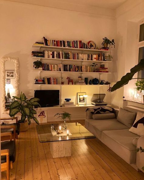 A Start, Aesthetic Rooms, Apartment Decor Inspiration, Dream Apartment, Apartment Inspiration, Dream Spaces, Dream Rooms, Cozy Space, Dream House Decor