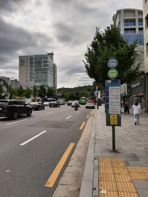 #seoul #cloud #cloudy Chinese Language Words, Cloudy Weather, Chinese Language, Cloudy Day, Oman, Seoul, South Korea, My Pictures, Street View