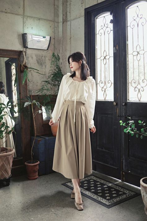 Earth Tone Outfits Korean, Earth Tone Outfits Women, Earth Tone Outfits Aesthetic, Feminim Style Outfit, Outfit Earth Tones, Earthy Tone Outfits, Earth Tones Outfit, Earth Tone Fashion, Earth Tone Clothes