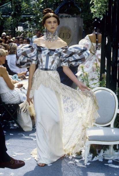 Galliano Dior, Dior Collection, 90s Runway Fashion, Runway Fashion Couture, Christian Dior Haute Couture, Concept Clothing, Dior Haute Couture, John Galliano, Historical Fashion