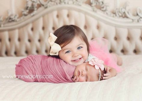 Newborn Sibling, Sibling Photography, Sibling Photos, Baby Sleep Problems, Foto Baby, Newborn Shoot, Pregnant Mom, Expecting Baby, Newborn Photoshoot