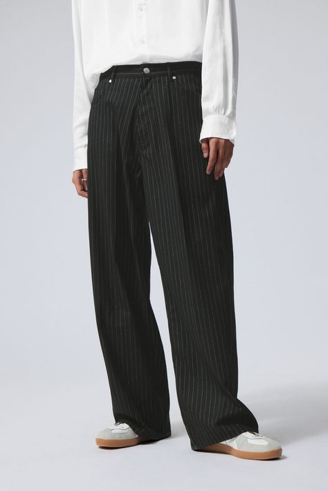 Pinstripe Trousers Outfit, Baggy Suit, Cargo Fits, Trousers Outfit Men, Swedish Street Style, Trouser Outfit, Concept Clothing, Baggy Trousers, Pinstripe Pants