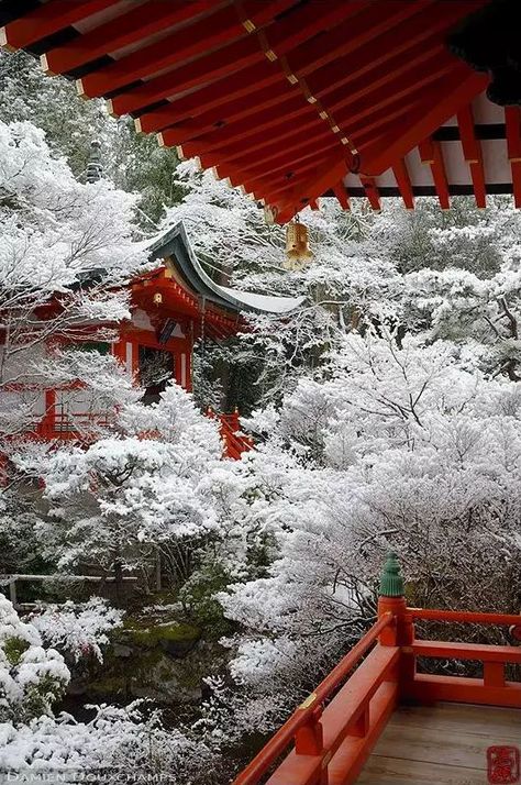 Bishamon-do Temple is a beautiful temple just over the Higashiyama Mountains from Kyoto in the suburb of Yamashina. Japon Illustration, Have Inspiration, Japan Aesthetic, Aesthetic Japan, Japanese Architecture, Japanese Aesthetic, Snowy Day, Kyoto Japan, Japanese House