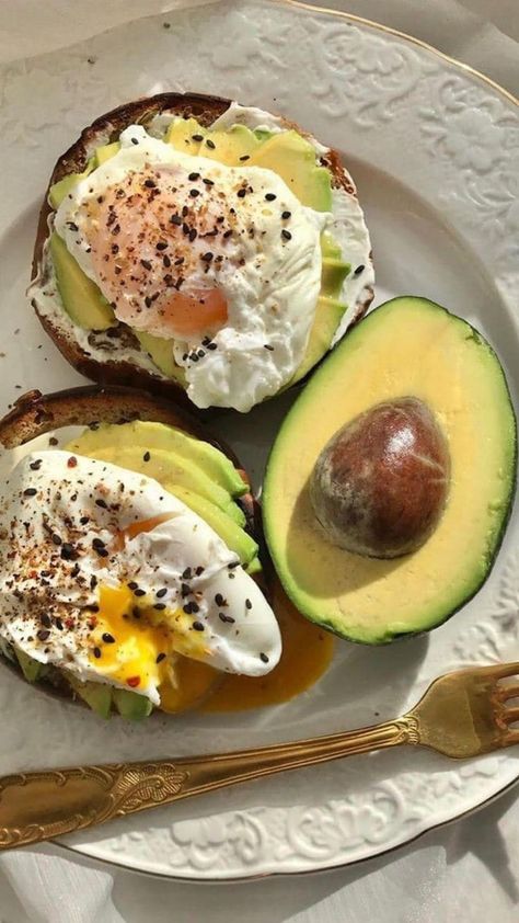 Breakfast Ideas Avocado, Cooking In Bulk, Roasted Yukon Gold Potatoes, Avocado Vinaigrette, Paloma Recipe, Egg Avocado, Turkey Wraps, Turkey Salad, Farro Salad