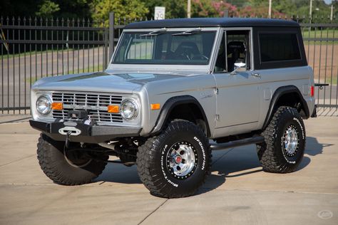 Vintage Broncos, Old Ford Bronco, Old Bronco, Bronco Truck, Classic Bronco, Early Bronco, Classic Ford Broncos, Ford Broncos, Black Truck