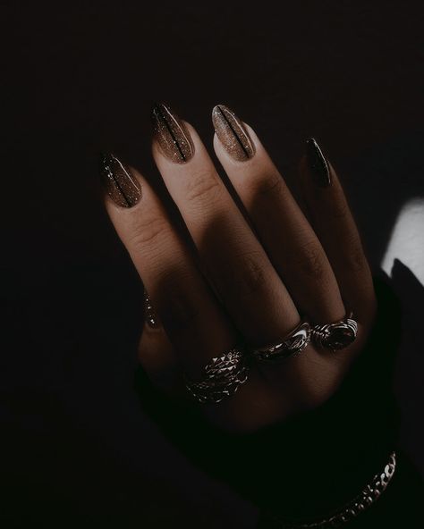 Dark Feminine Nails, Dark Academia Nails, Feminine Nails, Minimal Nails Art, Big Curly Hair, Minimal Nails, Basic Nails, Fancy Drinks, Makeup Tattoos