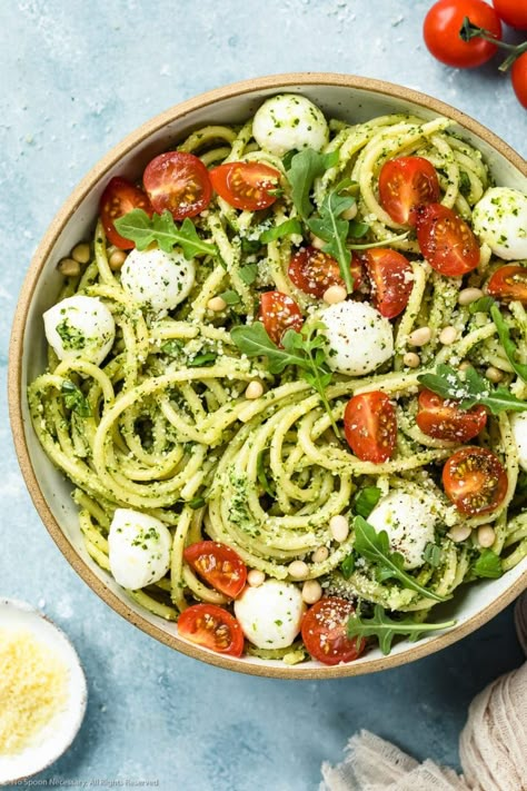 Make Pesto, Arugula Recipes, Sommer Mad, Pasta Al Pesto, Plats Healthy, Arugula Pesto, Pesto Pasta Recipes, Healthy Food Dishes, Healthy Lifestyle Food