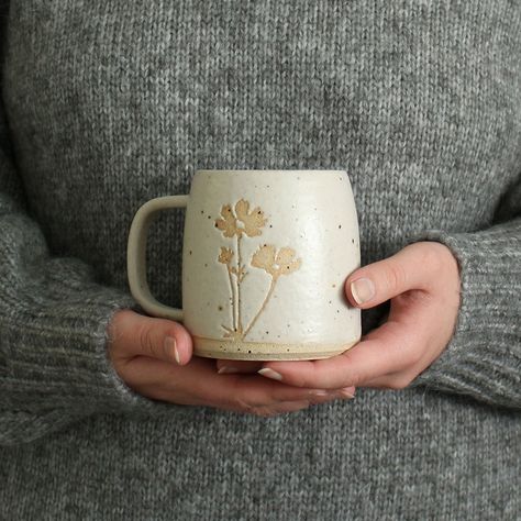 Why Handmade Mugs Are a Must-Have for Your Kitchen Collection Flowers Paper Craft, Make Paper Flowers, Peace And Balance, Handmade Mugs, Beginner Pottery, Easy Paper Flowers, Cosmos Flowers, Flowers Paper, Wax Resist