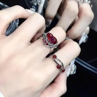 #mycollections #fashion #jewellery #rings #weddingrings #diamondengagementrings #goldring #diamondring #reddiamond Vintage Grunge Aesthetic, Grunge Y2k Aesthetic, Aesthetic Emo, Index Finger Rings, Y2k Jewelry, Punk Vintage, Vintage Punk, Rings Jewelry Fashion, Vintage Grunge