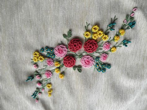 Beautiful Bullion Roses And Blue Bullion Flowers. By Chris 0C6 Bullion Embroidery, Brazilian Embroidery Stitches, Knot Embroidery, Ribbon Embroidery Kit, Kurti Embroidery, French Knot Embroidery, Embroidery Lessons, Embroidery Works, Hand Work Embroidery