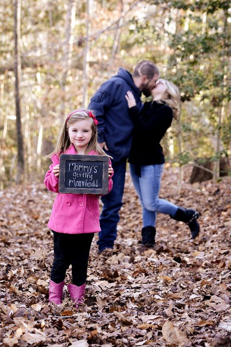 Engagement Photo Idea, Blended Family Family Engagement Pictures, Family Engagement Photos, Funny Engagement Photos, Fun Engagement Photos, Couple Engagement Pictures, Engagement Photos Country, Engagement Pictures Poses, Country Engagement, Family Engagement