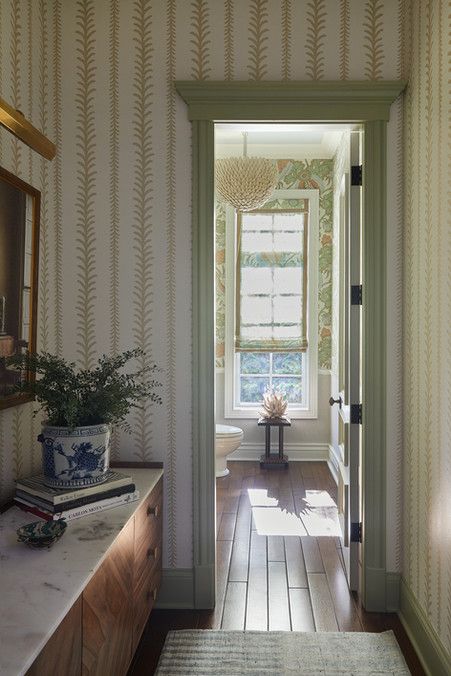 Interior Design Instagram, Hallway Wallpaper, English Cottage Decor, Southern House, Good Morning Sunshine, Traditional Living, Grasscloth Wallpaper, House Garden, Residential Design