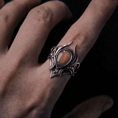 Fantasy Rings Aesthetic, Fantasy Ring Art, Fantasy Rings, Elf Ring, Fantasy Ring, Magical Jewelry, Fantasy Jewelry, Jewelry Inspo, Pretty Jewellery