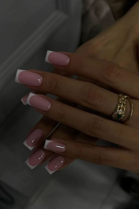 A roundup of the best simple nail designs that are so gorgoeus. Minimal Manicure, Cute Simple Nails, Simple Gel Nails, Basic Nails, Girly Acrylic Nails, Acrylic Nails Coffin Pink, Simple Nail, Pink Acrylic Nails, Neutral Nails