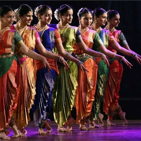 Group of Dancers Classical Group Dance Poses, Dance Group Picture Poses, Bharatnatyam Quotes, Arangetram Costumes, Human Composition, Bharat Natyam, Group Pic Ideas, Indian Dance Costumes, Ratha Yatra